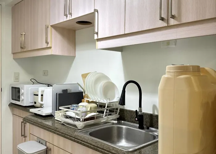 1br Cozy Staycation In The Heart Of Quezon *